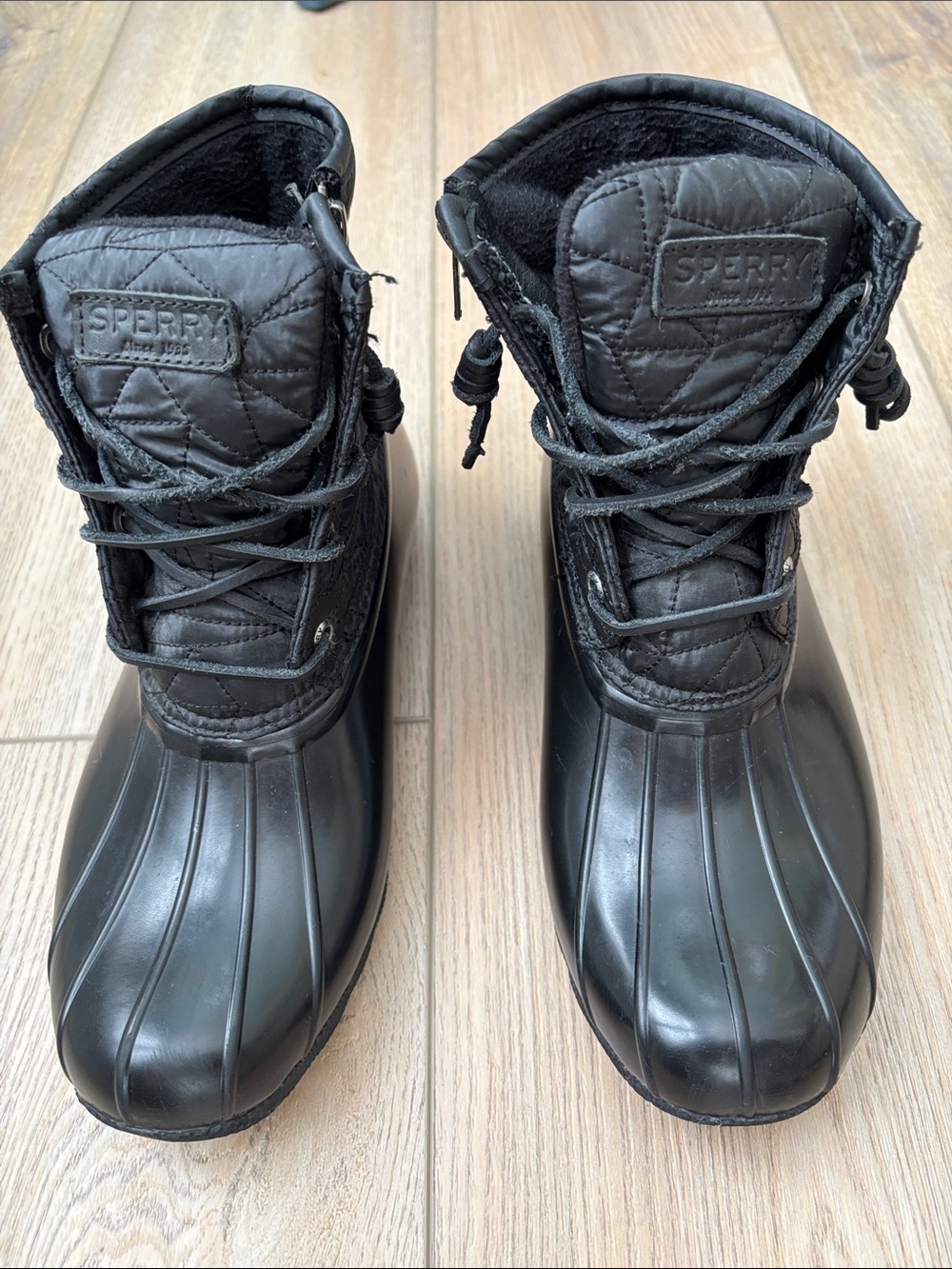 Sperry Waterproof Duck Boots Quilted Black SZ 9 Gorpcore Cozy Preppy Monochrome